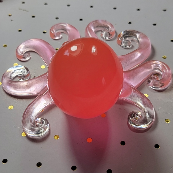 Handcrafted Artisan Epoxy Resin Octopus Decor Statue Paper Weight - Picture 6 of 16